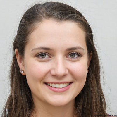 Lucía R.